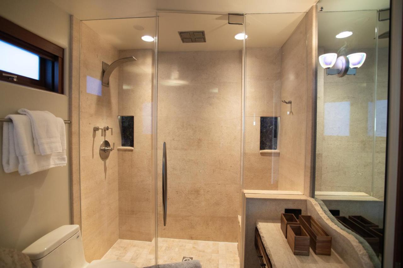 Verona Oceanfront Luxury W Spa, Multiple Private Patios, Grill, Ac & Garage Holiday home San Diego