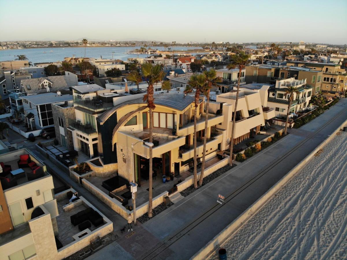 Holiday home Verona Oceanfront Luxury W Spa, Multiple Private Patios, Grill, Ac & Garage *