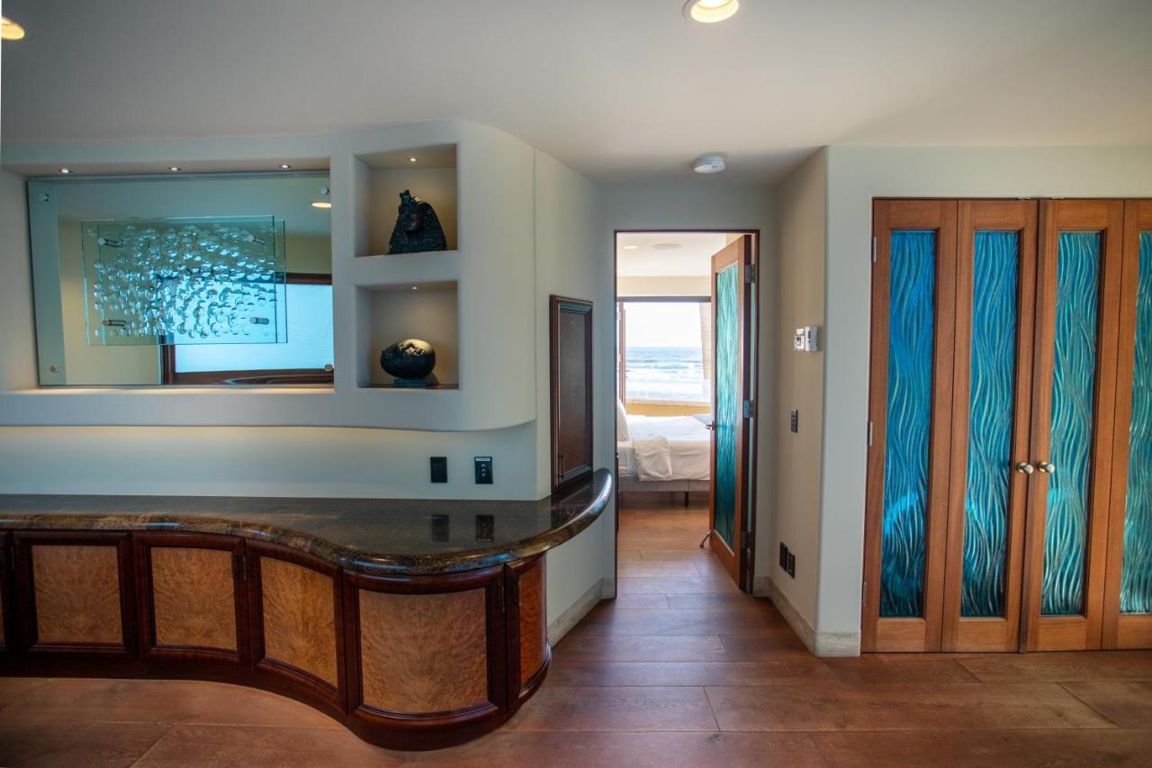 Verona Oceanfront Luxury W Spa, Multiple Private Patios, Grill, Ac & Garage Casa de férias