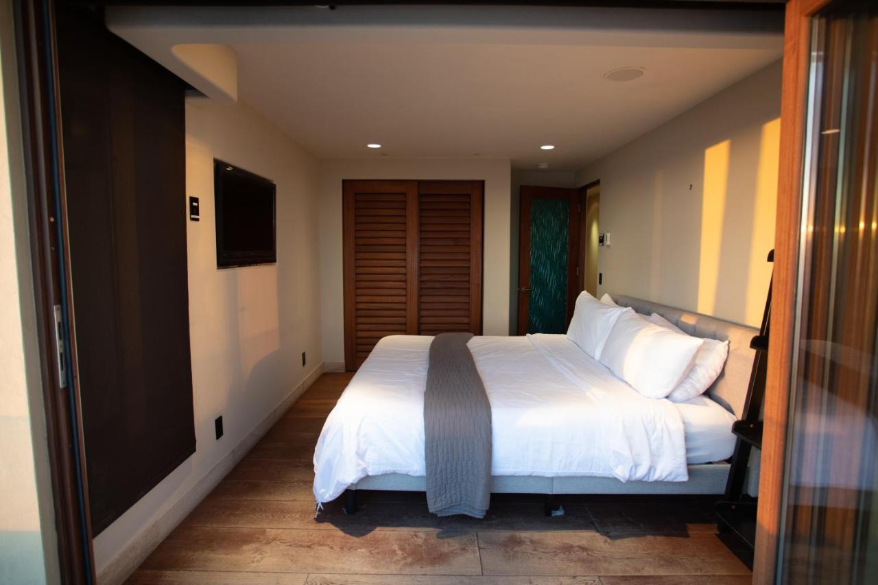 Verona Oceanfront Luxury W Spa, Multiple Private Patios, Grill, Ac & Garage Casa de férias *